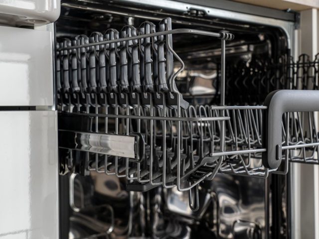 Entretenir son lave-vaisselle : guide pratique et conseils