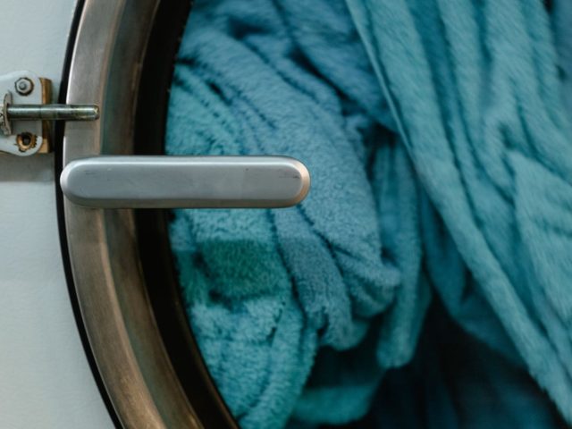 Remplacer le joint de porte du lave-linge étape par étape